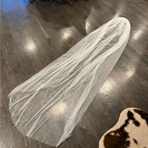 Elegant White Bridal Veil
